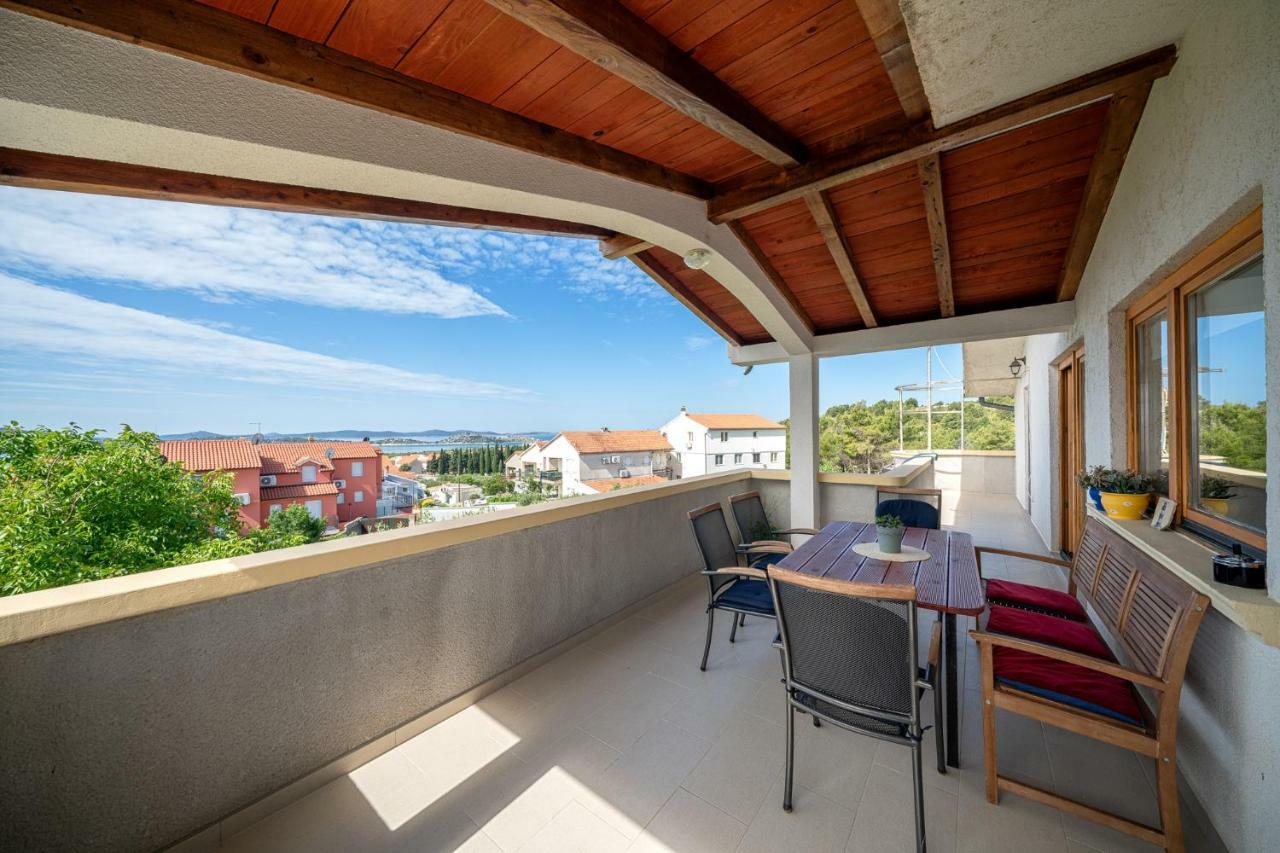 Apartman Skroza Vodice Exteriör bild